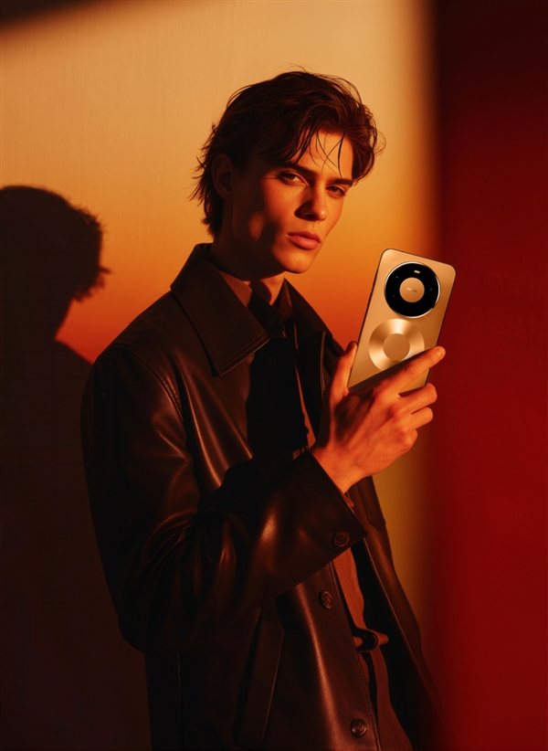 华为Mate 80系列官图来了：全新双环设计 史上最美Mate