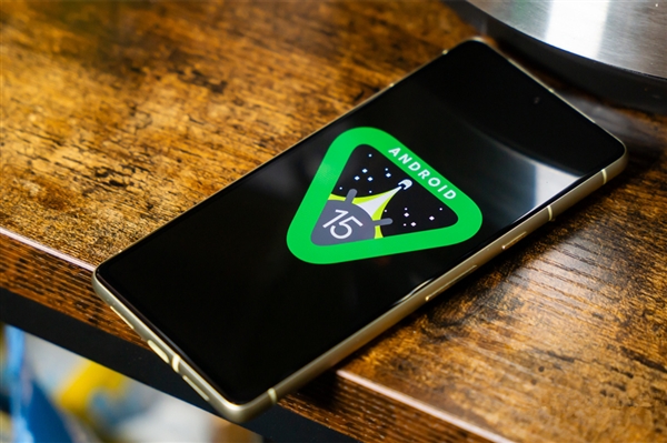 手机圈一直流行晚买享折扣：今年逻辑彻底变了 存储芯片大涨