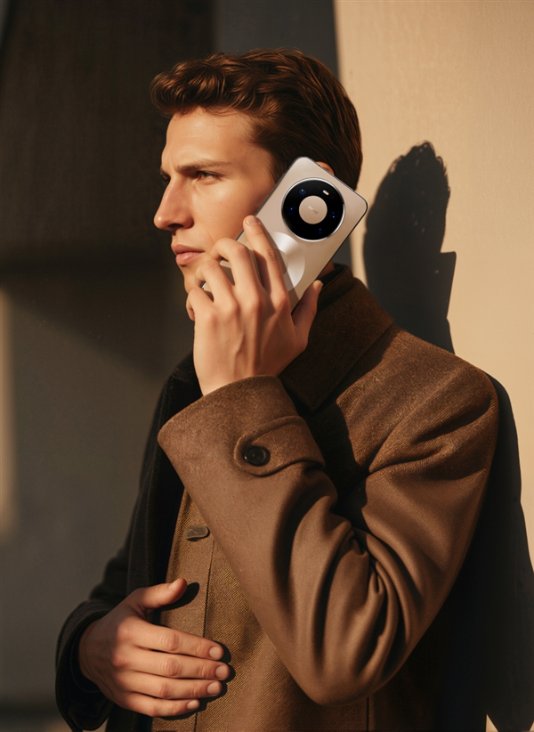 华为Mate 80系列官图来了：全新双环设计 史上最美Mate