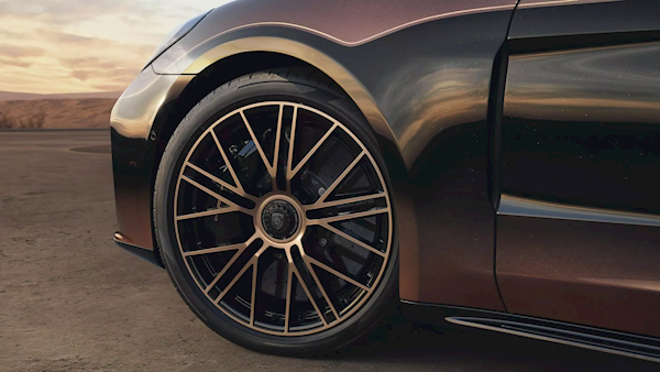 绝世孤品！保时捷发布Panamera Turbo定制版：中东富豪买下了