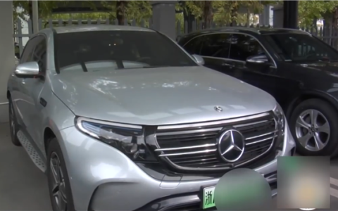 奔驰电车开5年续航少了一半多 只有210公里！4S店：电池能修不能换