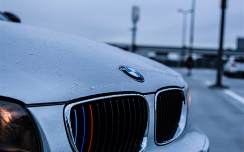 拍卖页面标注“无重大事故”男子4万元“捡漏”百万豪车 到手发现纵梁切割