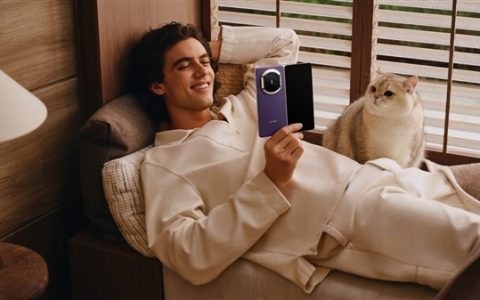 新一代电子茅台来了！华为Mate X7正式开售：12999元起