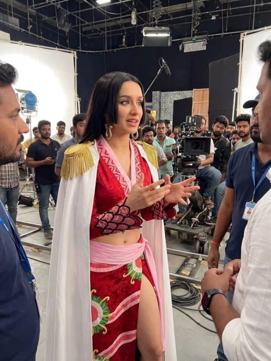 印度性感女星出演真人版海贼王是假的：AI作图