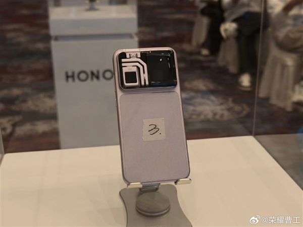 史上首款机器人手机！荣耀ROBOT PHONE明年上半年量产