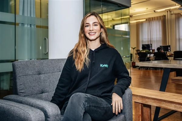 击败巨星泰勒斯威夫特！世界最年轻白手起家女亿万富翁诞生