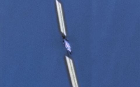 卫星拍卫星！超近距离看SpaceX星链