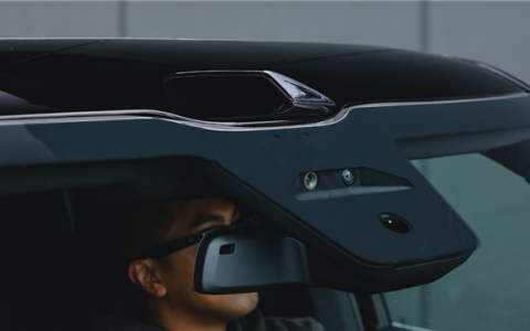 为何不学特斯拉弃用激光雷达 Rivian CEO：成本低 可补足摄像头短板