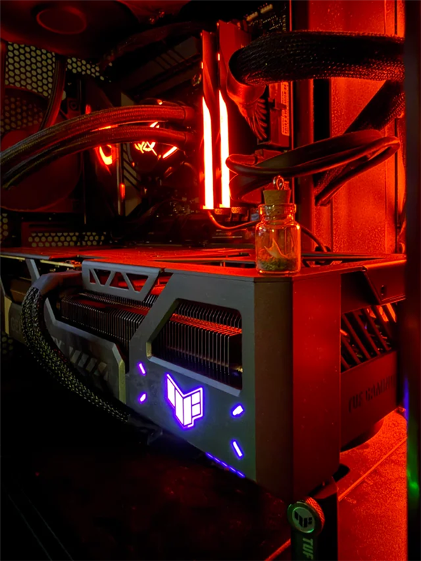 RTX 5080变真石头不退款:折腾一个月终于有了结果!关键证据立功
