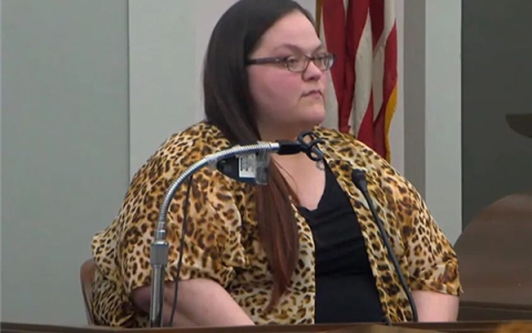 子弹卡在脂肪层 美国女子遇歹徒连中7枪奇迹生还！