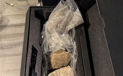 花八千多买RTX 5080却收到石头：买家哭诉不退款也不换货！