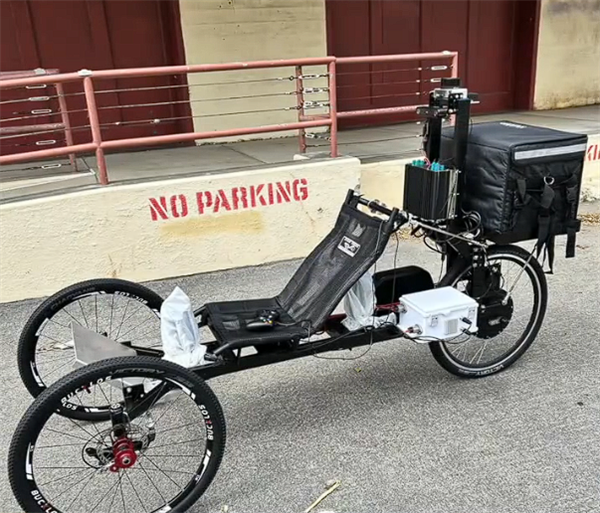 外卖小哥的竞争对手来了！全球首款自动送货自行车现身硅谷