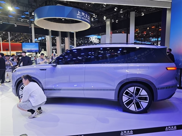 大众首款增程混动 ID.ERA路试谍照曝光:三排六座大SUV