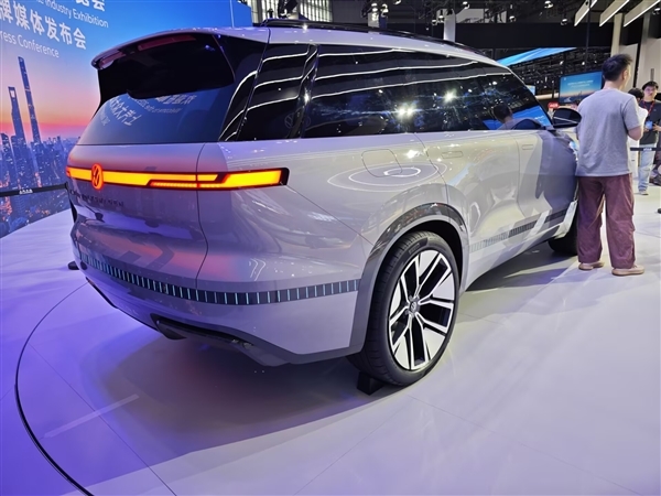 大众首款增程混动 ID.ERA路试谍照曝光:三排六座大SUV
