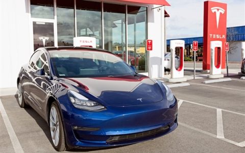 美国电动车补贴取消！特斯拉11月销量大跌 为4年来新低