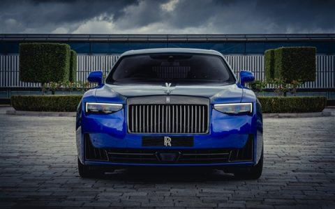 游戏爱好者狂喜 劳斯莱斯发布Black Badge古思特高定版：怀旧像素风