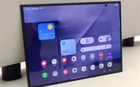 三星Galaxy Z TriFold供不应求：数百人排队疯抢 两分钟内售罄