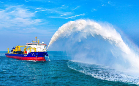 38168立方米舱容！亚洲最大“清道夫”落户中国洋浦港