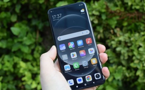 卢伟冰开直播爆料小米17 Ultra：回答米粉最关心的话题