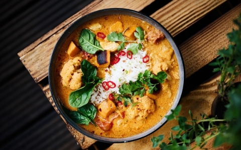 男孩偷吃变态辣外卖辣住院 邻居无需担责