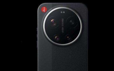 年轻人的第一台徕卡相机火了！小米17 Ultra徕卡版售罄：黄牛卖1万