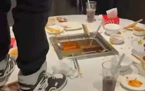 海底捞小便事件家长赔偿220万！详情披露大受震撼：给全社会一堂法治教育课