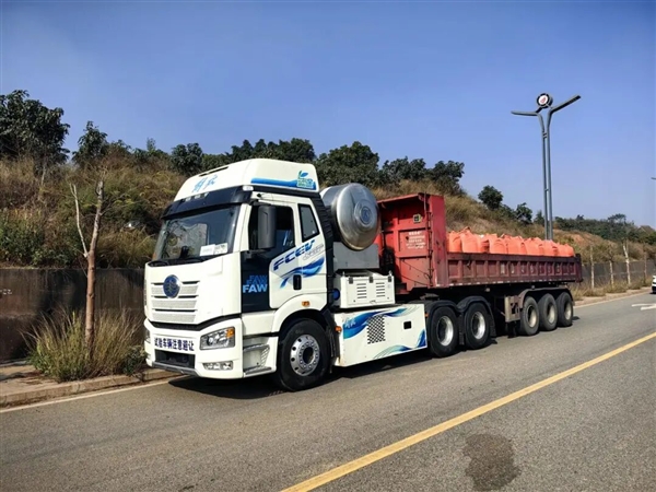 续航1000km！一汽解放液氢重卡启动公开道路示范运营