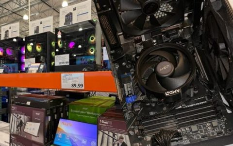 内存、显卡暴涨被小偷盯上！实体店求生欲拉满：展示机被迫拆空