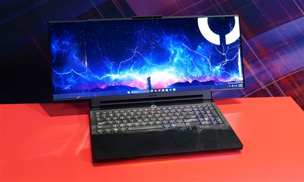 联想Legion Pro Rollable横向卷轴屏笔记本首秀！16、21.5、24英寸一秒切换