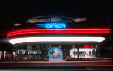 开业半年就“黄了”！特斯拉餐厅客流锐减：Optimus机器人都没了