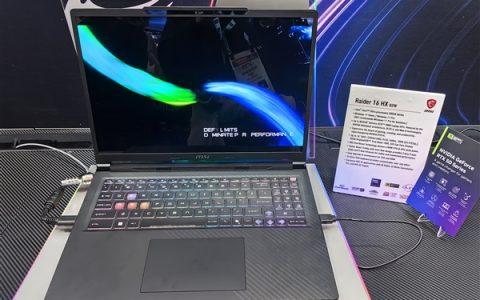首款性能释放300W游戏本！微星全新泰坦16/MAX亮相：满功耗RTX 5090