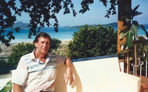 1962年 一位英国男子辞掉工作后花8000英镑买了个岛