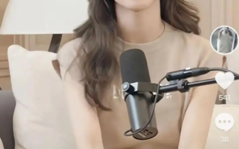 章泽天播客《小天章》上线：首期对话港风女神刘嘉玲