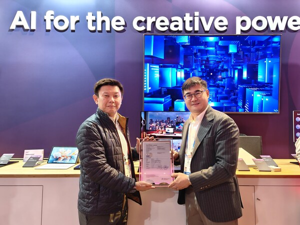 Lenovo Yoga Pro 27UD-10 OLED显示器获TÜV莱茵感知立体色域（5星）认证证书