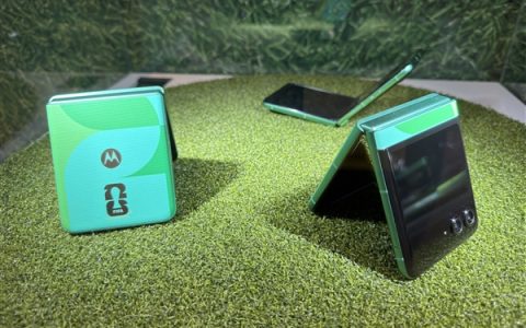 最独特的小折叠！moto razr FIFA世界杯2026定制版发布：4900元