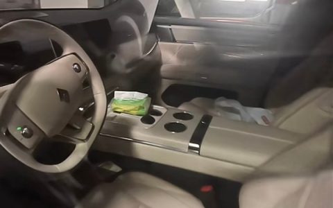 问界M9亲民平替 宝骏华境S内饰曝光：新势力有的基本都配齐