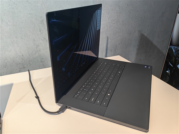 戴尔重新推出XPS笔记本:双层OLED屏 配酷睿Ultra 3系列处理器