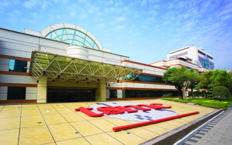 血亏也要冲！台积电被曝将大幅追加在美投资：至少再建五座晶圆厂