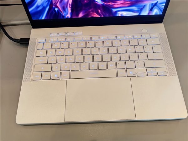 华硕发布ROG幻14/16 Air 2026款：升级星云原画屏、至高RTX 5090