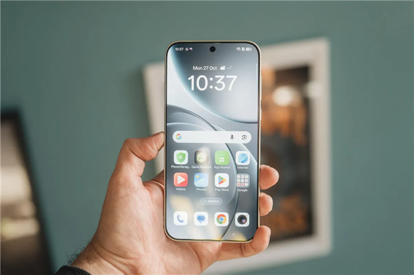OPPO Find X9 Ultra工程机偷跑:支持10倍光变 最强骁龙8E5望远镜