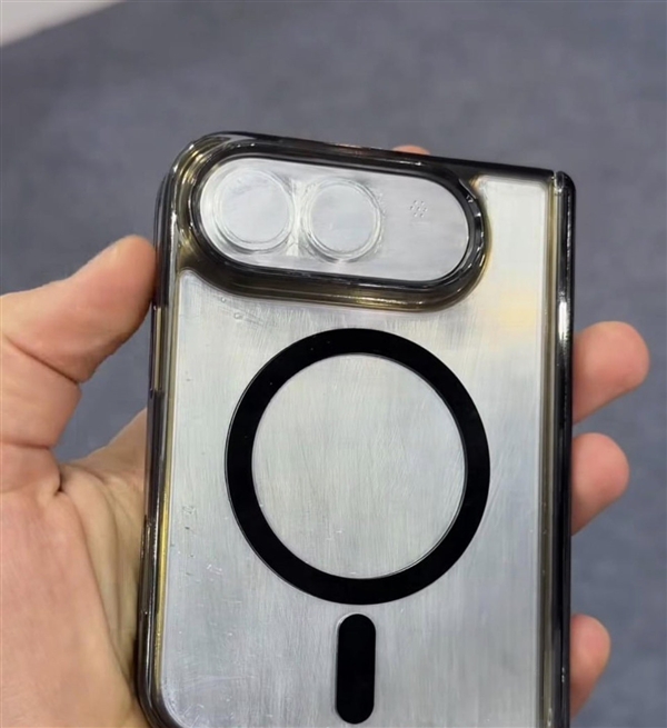 外观无悬念了！首款iPhone Fold保护壳模具偷跑