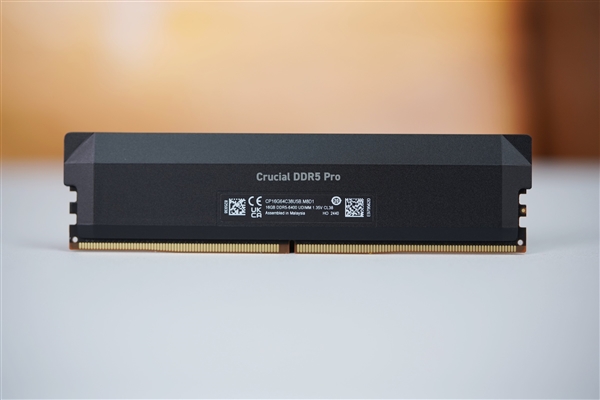 内存价格涨疯了!DDR5狂飙至去年4.4倍:连DDR3都翻倍暴涨