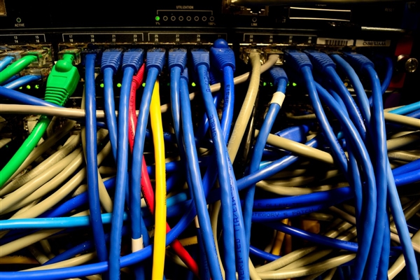 千兆加速普及！工信部发布2025年全国宽带概况：家庭户均553.4Mbps