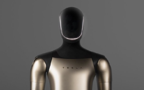 顶级专家回应马斯克外科医生失业论：短期内还看不到这个苗头