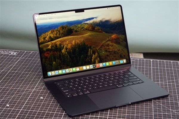 苹果全新MacBook Pro将在本月上架:首发M5 Max芯片