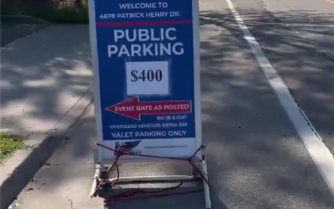 美国超级碗的停车费400美元上热搜 网友：还不如停路边被拖走