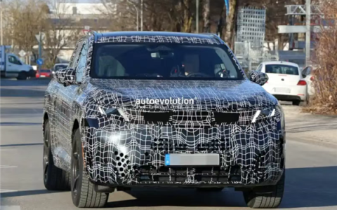 动力强悍！全新宝马X5 M60谍照曝光：搭载4.4T V8引擎+48V轻混