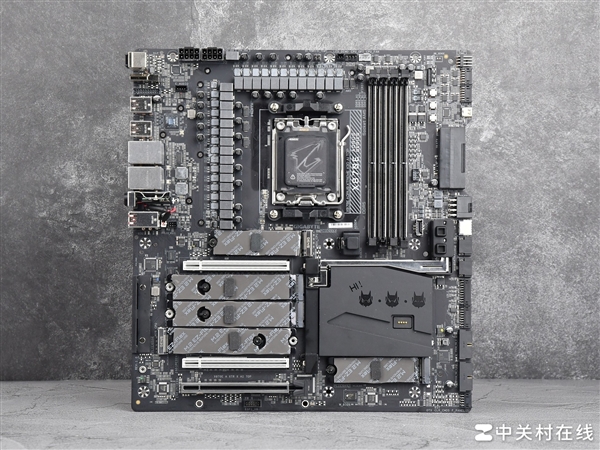 AMD锐龙7 9850X3D实测：性能起飞 解锁千帧游戏