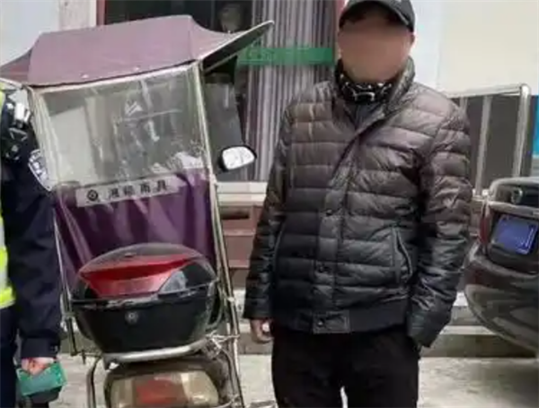 一男子酒后驾驶摩托被查 竟提议唱首歌抵罚!交警:依法处理