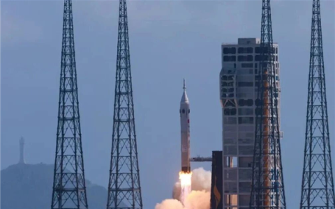 登月！长征十号火箭＋梦舟载人飞船首飞成功：现场动图来了